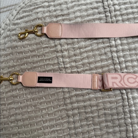 Marc Jacob’s Thin Logo Strap - Picture 7 of 8